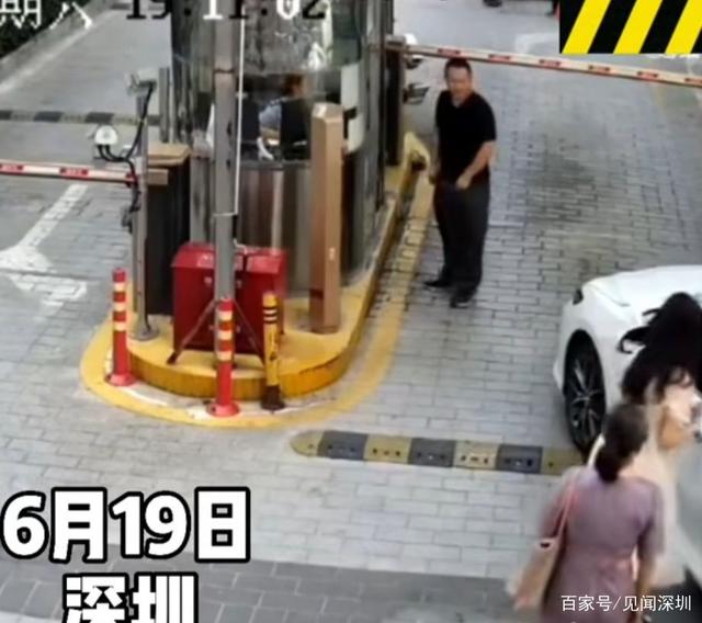 又是油門(mén)當剎車(chē)，深圳女司機剛啟動(dòng)就撞翻崗亭，女保安員骨折受傷