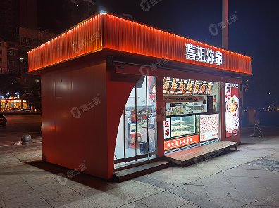 捷士通生產(chǎn)的炸串商亭售賣(mài)亭是一個(gè)尺寸為3乘6米的商業(yè)設施，專(zhuān)門(mén)用于銷(xiāo)售炸